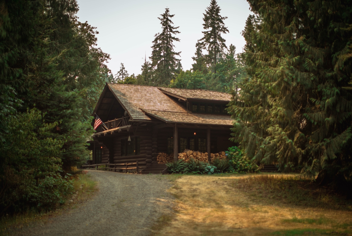 A cabin in the Mt.Hood National Forest. Mt.Hood area real estate, Mt.Hood buyer's agent